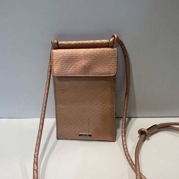 Vince Camuto Zenon Leather Phone Crossbody Bag - Picture 1 of 4